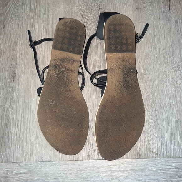 Black flower flat sandals size US 7.5 - Picture 11 of 11